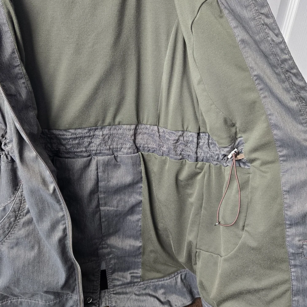 Lululemon Jacket - Picture 6 of 8